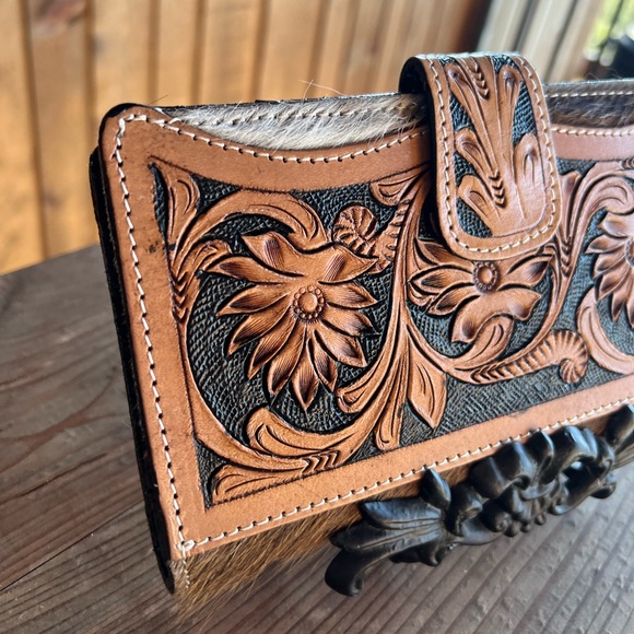 NEWπ»Sunflower Boho Western Hand Tooled Leather genuine Cowhide Flap Wallet gift - Picture 2 of 8